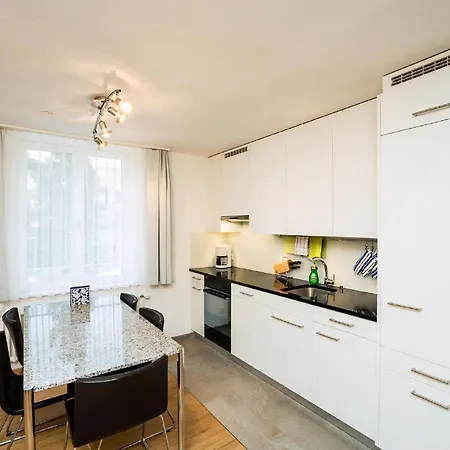 Chesa Quadrella Apartment *